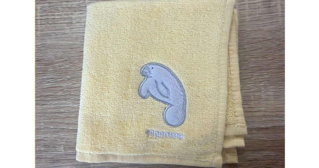 ジュゴンのタオルハンカチ