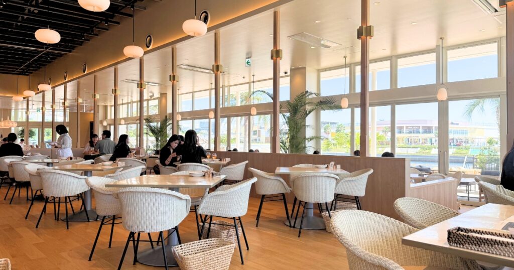 開放感ある店内