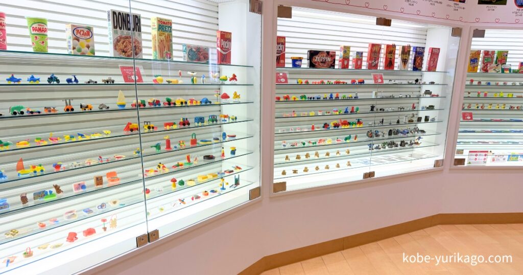 グリコの歴代おもちゃの展示